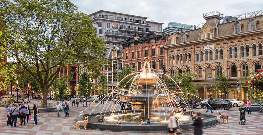 Berczy Park fountain. Photo courtesy Industrious Photography.