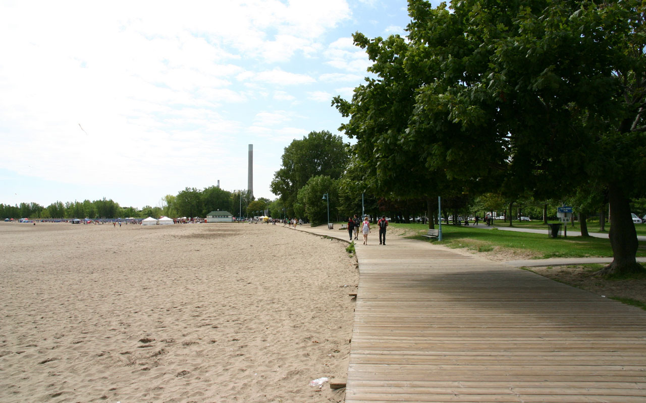 The boardwalk at Woodbine Beach Park