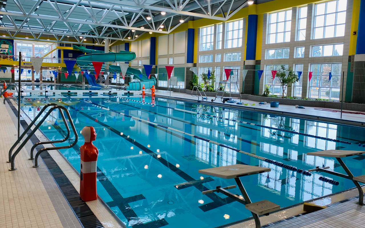 Pet and aquatic sales centre