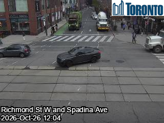 Live traffic camera: Spadina Ave at Richmond St W