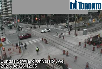 Live traffic camera: University Ave at Dundas St