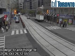 Live traffic camera: Yonge St at College St / Carlton St
