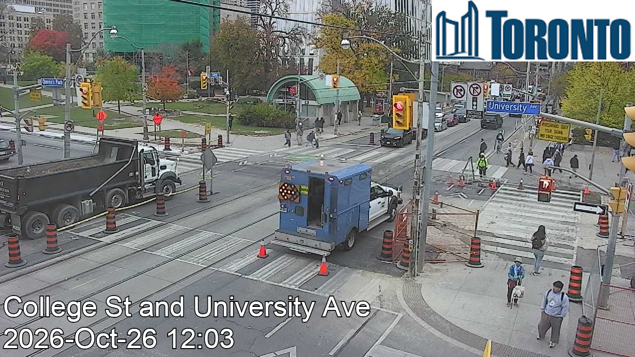 Live traffic camera: University Ave at College St