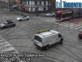 Live traffic camera: Spadina Ave at King St W (camera 2)