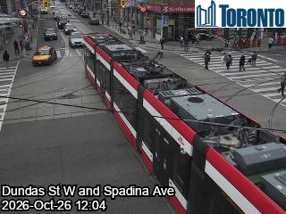 Live traffic camera: Spadina Ave at Dundas St W