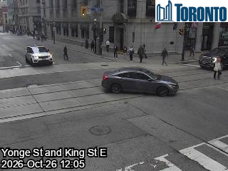 Live traffic camera: Yonge St at King St (camera 2)