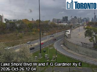 Live traffic camera: Lake Shore Blvd W at British Columbia Rd / Lakeshore British Columbia Ramp