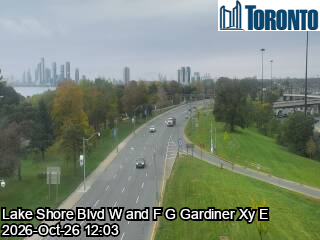Live traffic camera: Lake Shore Blvd W at Lakeshore British Columbia Ramp