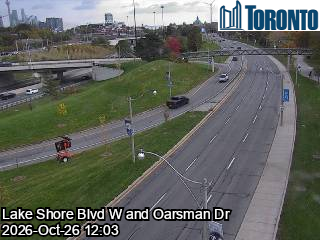 Live traffic camera: Lake Shore Blvd W at Oarsman Dr