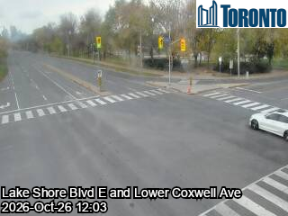 Live traffic camera: Lake Shore Blvd E at Emdaabiimok Ave / Ashbridges Bay Park Rd