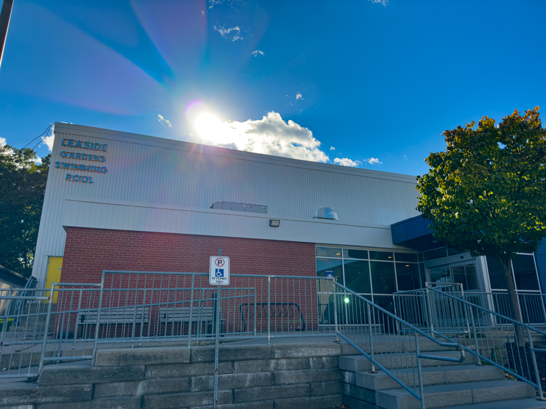 Leaside Memorial Gardens Pool photo 3