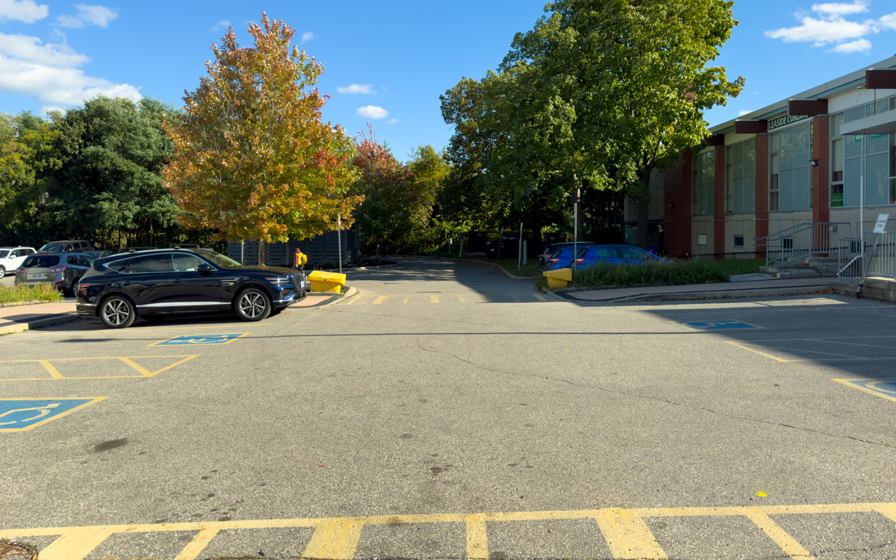 Leaside Memorial Gardens Pool photo 2
