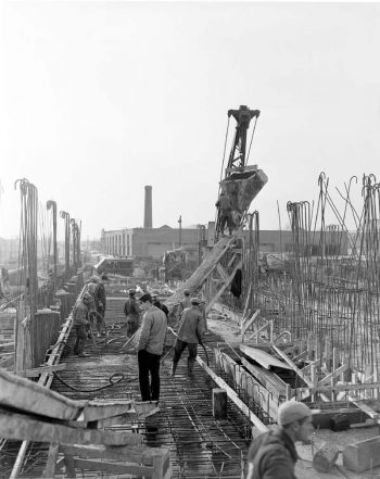 Preparing reinforcing rods for concrete