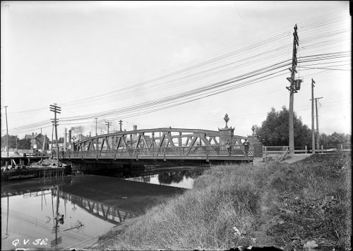 Narrow bridge over Don River.