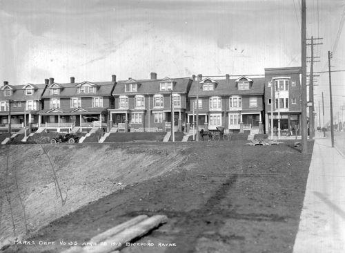 Line of three-storey, semidetached houses