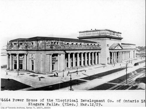 Long building with many pillars.