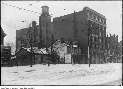 Spadina Avenue, north of St Patrick