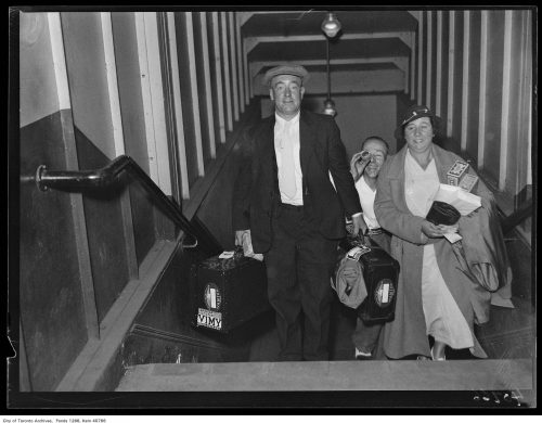 Vimy pilgrims at Union ststion