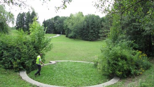 Dry Pond featuring lots of green space