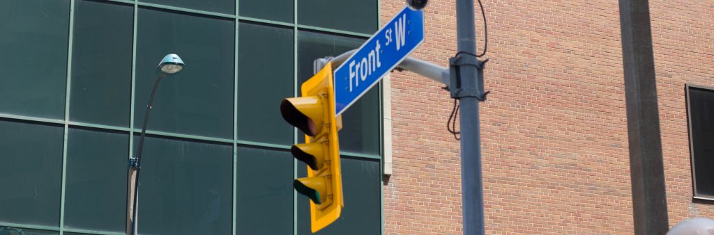 Image of traffic light on Front Street