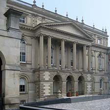 Image of Court House in Toronto