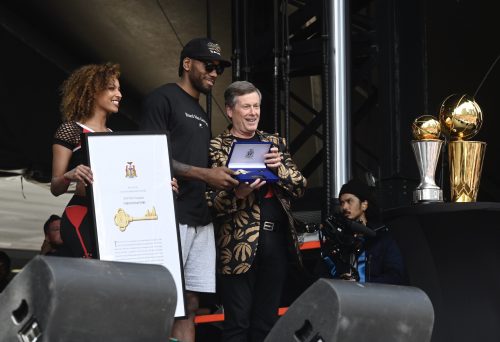 Mayor John Tory presents the Key to the City to Kawhi Leonard and the 2019 NBA Champion Toronto Raptors