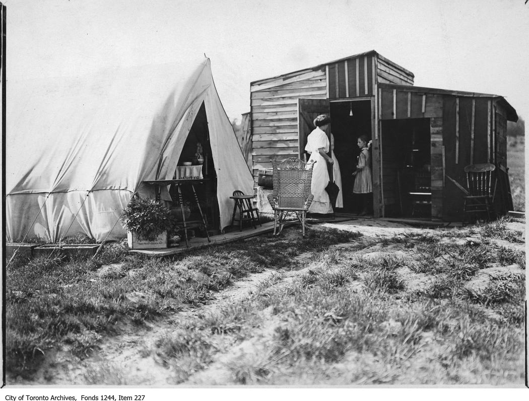 Tent and shack at Ward
