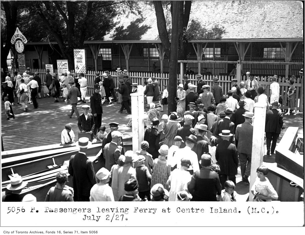 Passengers leaving the ferry at Centre Island in July 1927