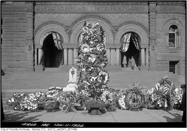 Image of the temporary cenotaph at Old City Hall