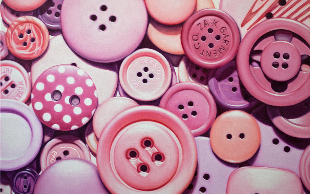 Photo of many pink buttons in various sizes