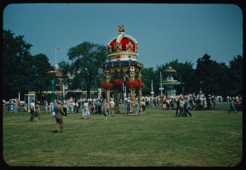 Photograph depicts oversize model of Imperial State Crown