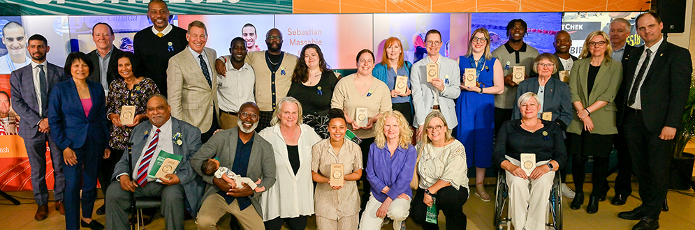 The winners of Toronto Sport Hall of Honour Awards in a group.