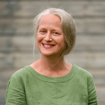 Author Kristen den Hartog, headshot