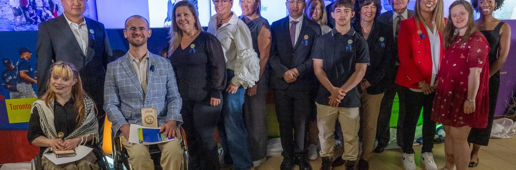 The winners of Toronto Sport Hall of Honour Awards in a group.
