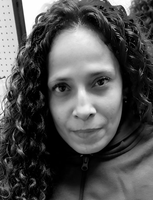 Headshot photograph black and white, women with wavy hair